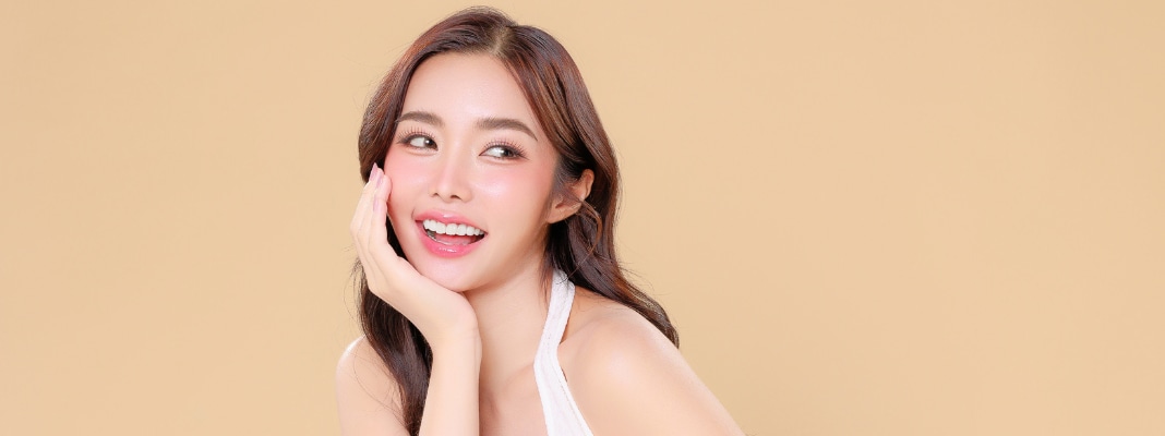 How to Choose the Right Contacts for a “No Makeup” Makeup Look This Back-to-School Season